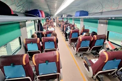Taj Mahal: Express Train Tour from Delhi (All-Inclusive)