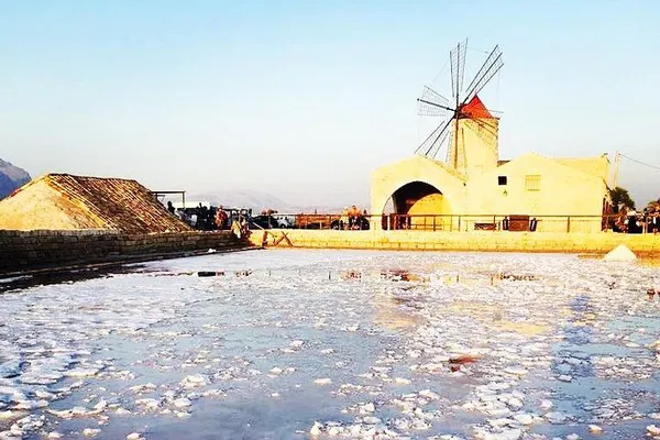 Trapani Salt Tour: Uncover Sicily's Salt Pans