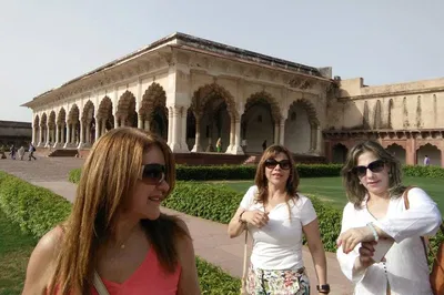 Sunrise Majesty: Taj Mahal & Agra's UNESCO Heritage Private Tour