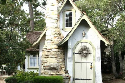 Carmel-by-the-Sea Walking Tour: Uncover Hidden Gems