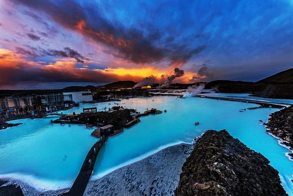 Icelandic Hot Spring Escape: Discover Blue Lagoon's Tranquility