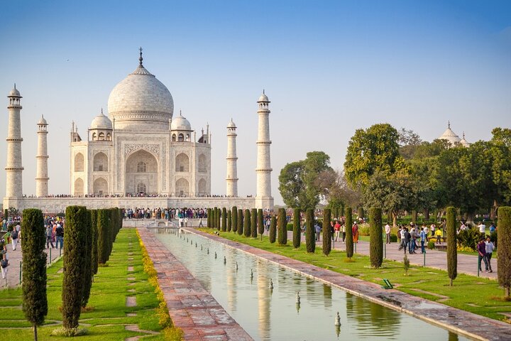 Private Taj Mahal Tour from Delhi by Car: All Inclusive