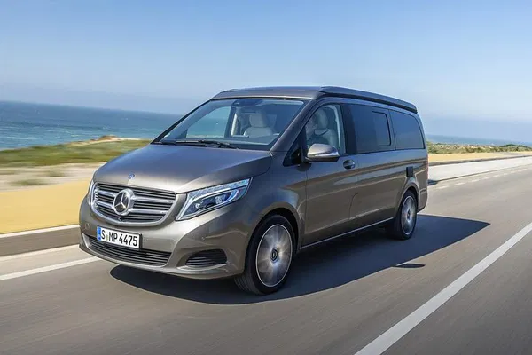 Stress-Free Oslo Transfer: Private City Centre to Airport Shuttle