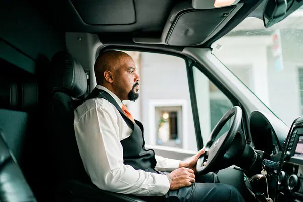 Effortless Atlanta Arrival: Private Chauffeur-Driven Airport Transfers