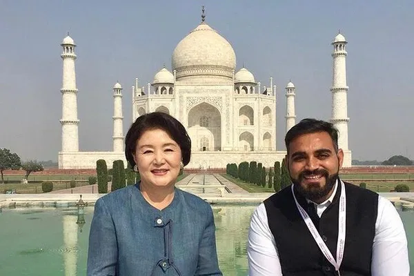 Unforgettable Taj Mahal Day Trip: Private Tour from Delhi