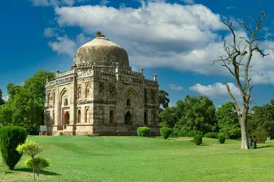 Lodhi Walk: Delhi's History, Art & Food (Half-Day Tour)
