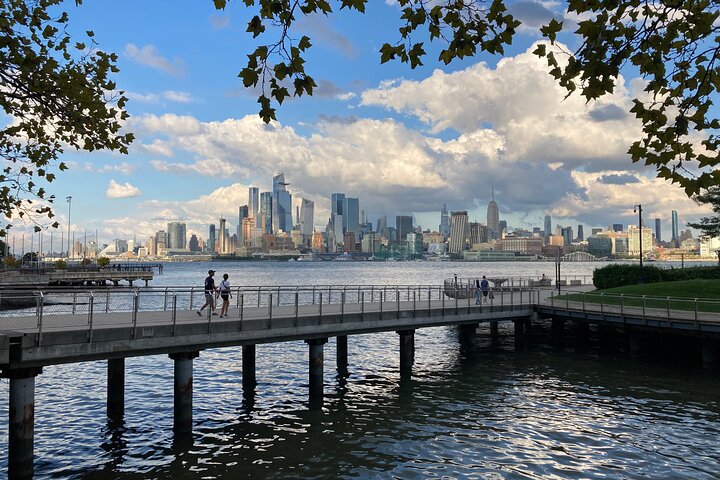 Discover Hoboken: A Personalized Walking Tour from Manhattan's Doorstep