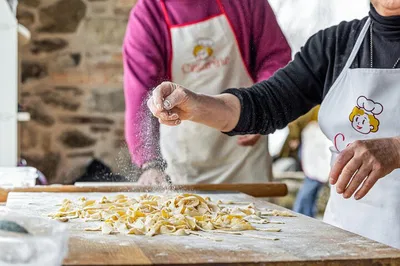 Florence's Pasta Passion: Cook, Dine & Delight!