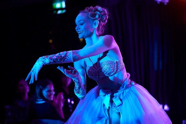 Cabaret Dinner Show at the Honeycomb Club: Sydney's Burlesque Spectacle