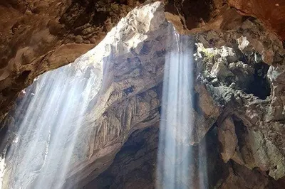 Da Nang's Marvels: Private Tour of Marble Mountains, Dragon Bridge & Lady Buddha