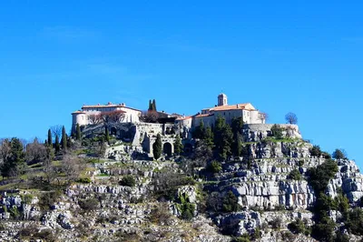 Unveiling Provence: A Private Medieval Town & Perfume Paradise Tour