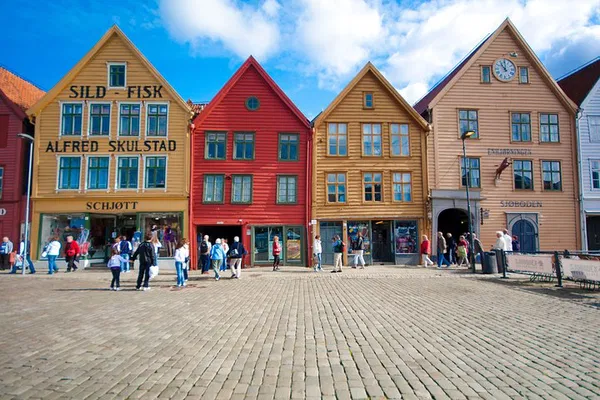 Unveiling Bergen's Secrets: A Personalized Walking Adventure