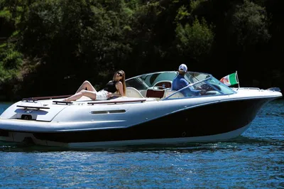 Lake Como Boat Tour: See Villas & Swim!