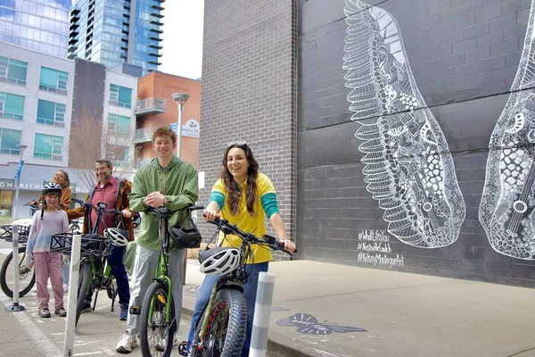 Nashville E-Bike Tour: History, Music & Fun!