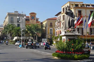 Stress-Free Sorrento to Rome Transfer: Your Private Chauffeur Awaits!