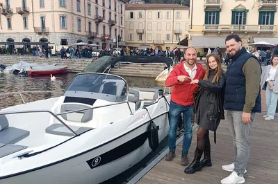 Lake Como 1-Hour Boat Tour: Villas & Views!