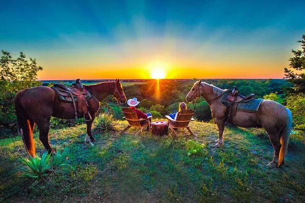 Waco Sunset: Horseback Riding with Texas Views