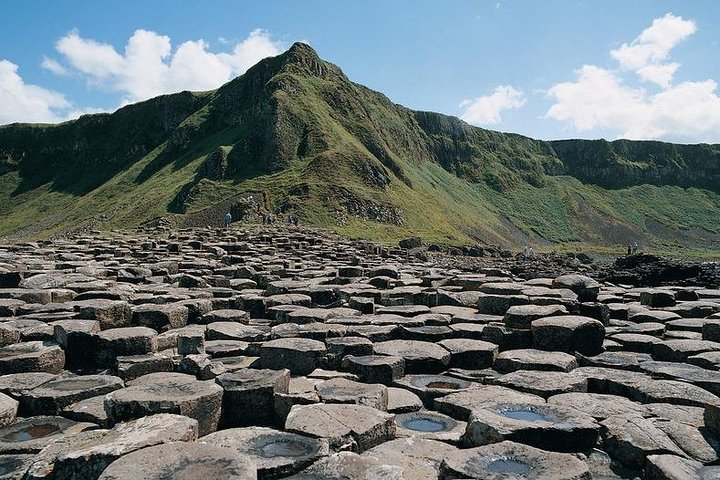 Giants Causeway Tour From Belfast Port: Extra Leg Room!