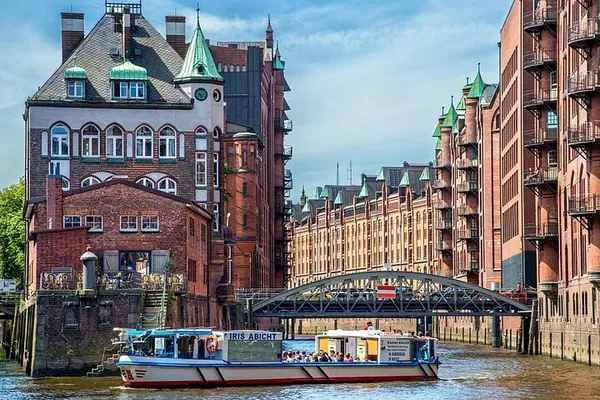 Explore Hamburg's Harbor: A Fascinating 2-Hour Elbe River Tour