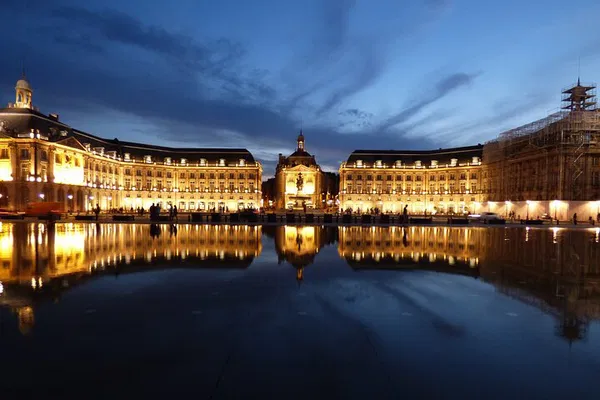 Bordeaux's Best: Complete Walking Tour Experience