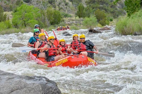 Bighorn Canyon Rafting: FREE Lunch & Photos!