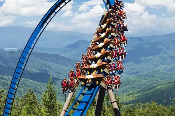 Dollywood Day Trip: Nashville's Thrills!