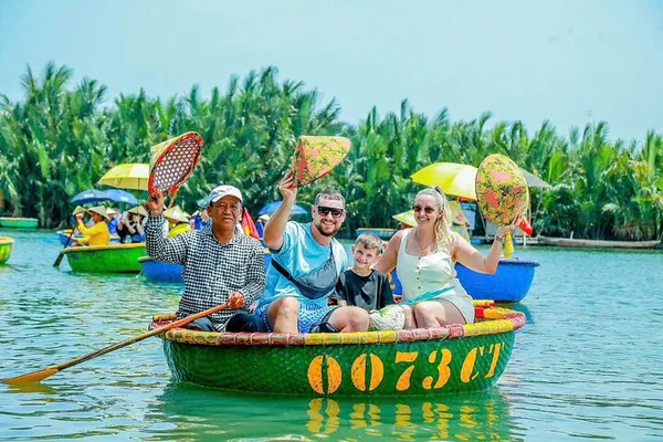 Hoi An: Basket Boat & Cooking Class Adventure!