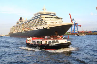 Explore Hamburg's Hidden Waterways: A Barge Tour Adventure