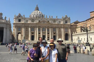 Seamless Rome Arrival: Airport Transfer with a Panoramic City Tour