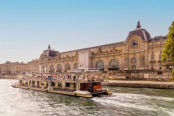 Paris Seine River Cruise: See Iconic Sights!