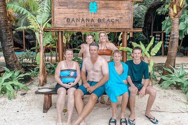 Discover Coral Island: Snorkeling & Seclusion Awaits!