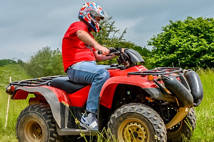 Conquer Warwick's Terrain: Thrilling Quad Bike Adventure!