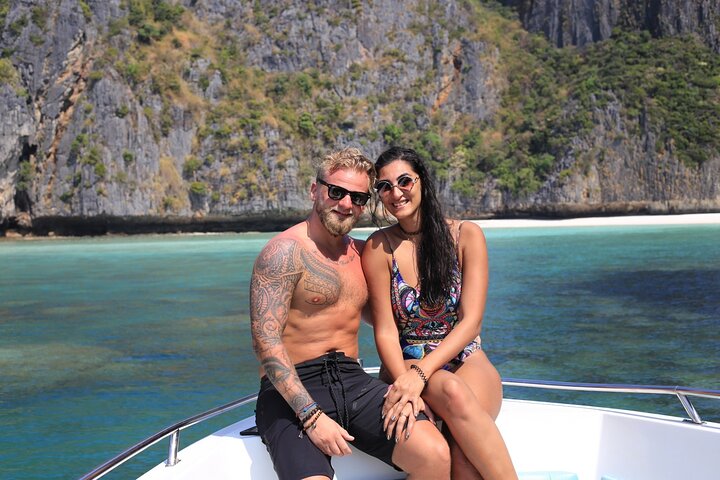 Unforgettable Phi Phi Islands: Tailored Speedboat Adventure from Phuket
