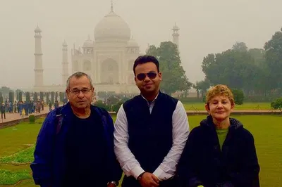 Discover Agra's Wonders: A Personalized Full-Day Tour with Expert Guide