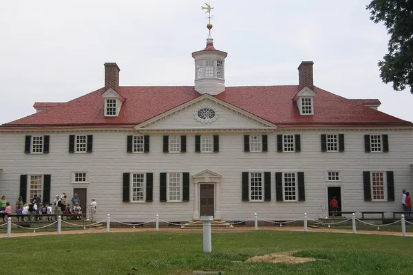 Uncover History: Private Mt. Vernon & Arlington Cemetery Tour