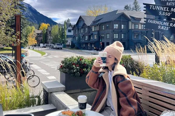 Banff's Emerald & Moraine Lake & Lake Louise Tour