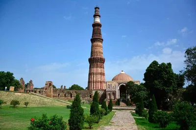 Explore Delhi's Majesty: A Private Full-Day Sightseeing Adventure