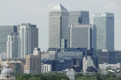 Stress-Free London Transfers: Heathrow Airport to Your Doorstep (E1-E14)