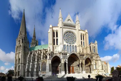 Discover Chartres Cathedral: A Gothic Masterpiece from Paris