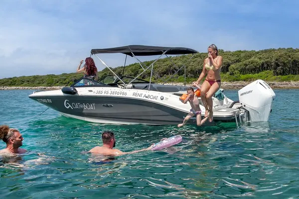 Rovinj's Riveting Riviera: Speedboat Island Escapade