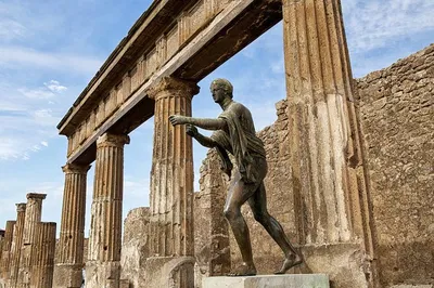 Uncover Paestum's Treasures & Buffalo Mozzarella Bliss from Naples/Sorrento!
