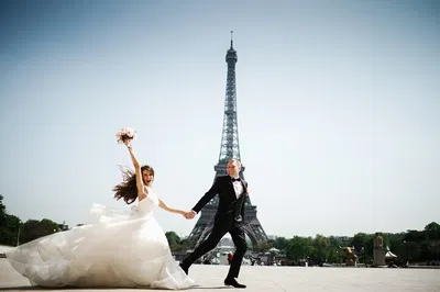 Eiffel Tower Photoshoot: Capture Your Paris Romance