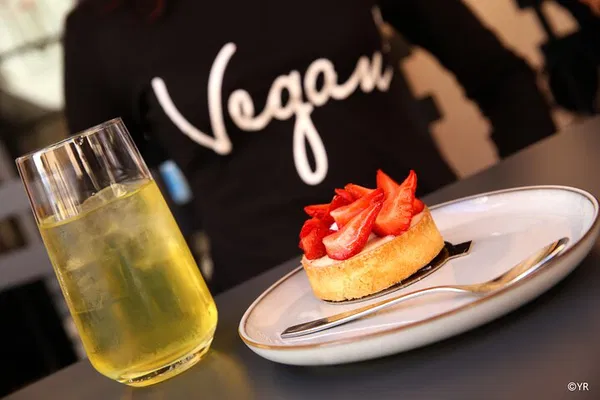 Lyon Vegan Adventure: Taste the City's Green Side!