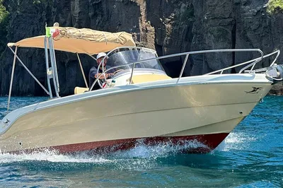 Capri Exclusive: Private Boat Tour from Sorrento on a Saver 23ft!