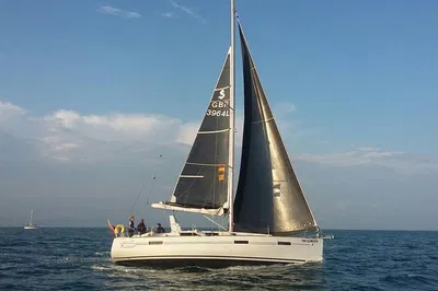 Barcelona Sailing Trip: Open Bar & Pinchos on the Sea!