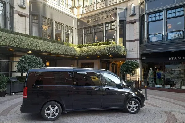 Dublin Airport: Luxury Private Transfer