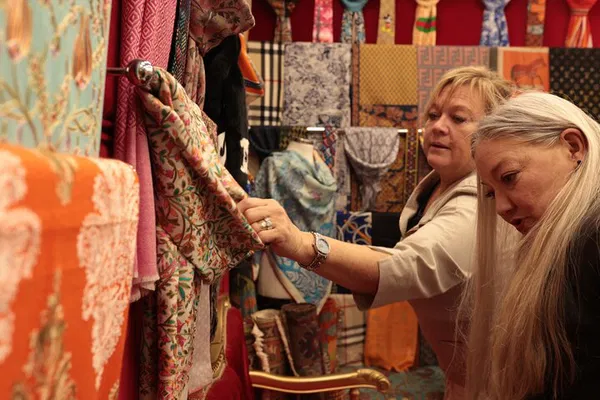 Grand Bazaar: Private Shopping Tour with Local Expert