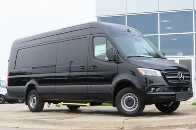 Amsterdam Airport Private Minibus Transfer: Stress-Free City Arrival