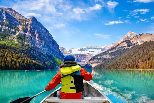 Lake Louise & Moraine Lake Tour from Banff & Canmore