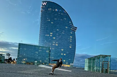 Glide Through Barcelona: E-Skate Coastal Adventure!